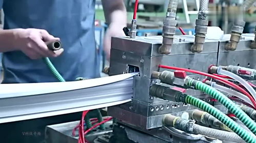 令人腦洞大開的工廠機(jī)械化制造過(guò)程 這樣的場(chǎng)景你見過(guò)嗎